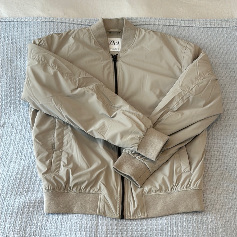 ZARA Men’s “Cloud Grey” Bomber Jacket with Ribbed Details